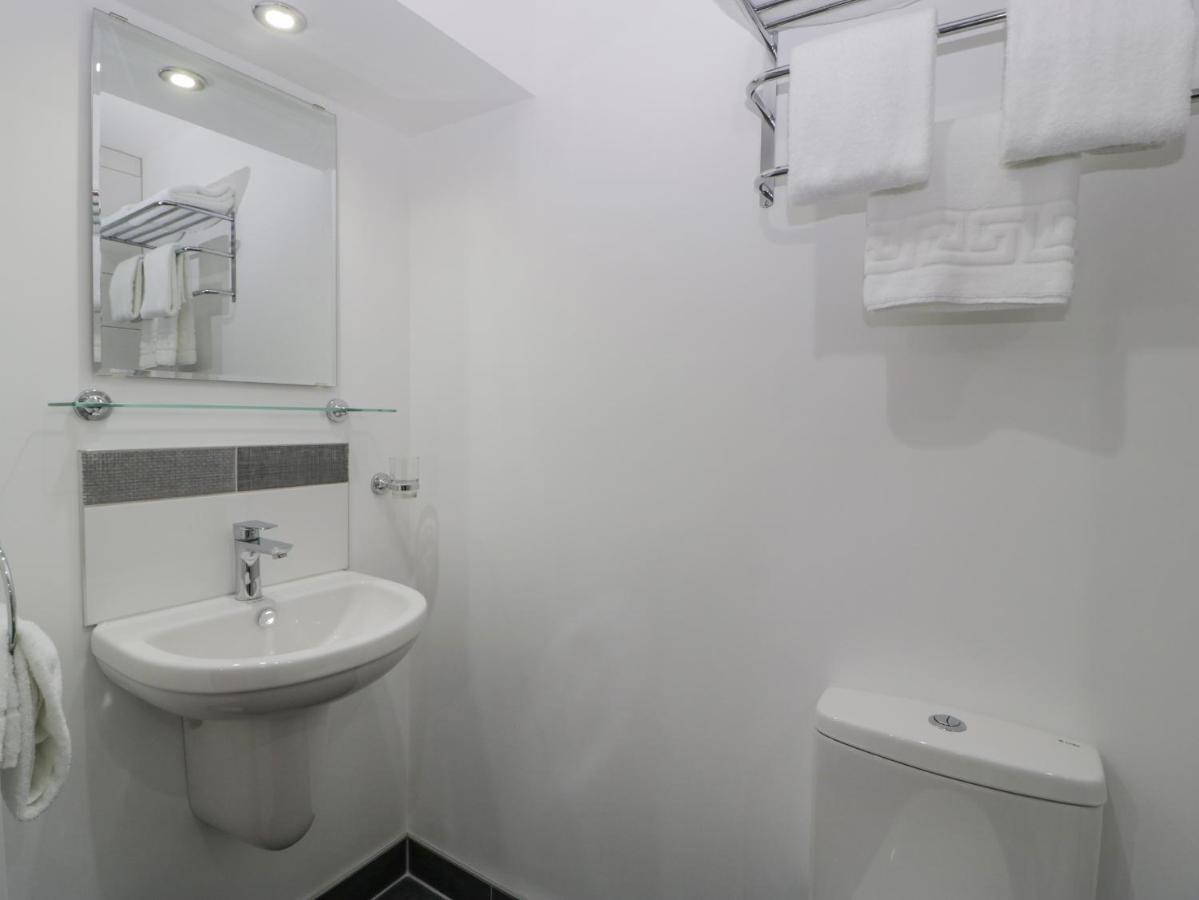 3 The Vaults Apartment Glastonbury Bagian luar foto